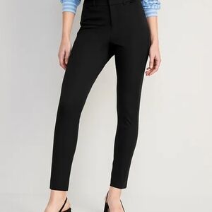 Women's Black High Rise Pixie Skinny Pants
